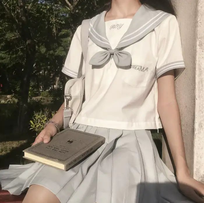 杀手西蒙封面